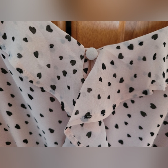 Pink Heart Romper with Pockets - Picture 4 of 5